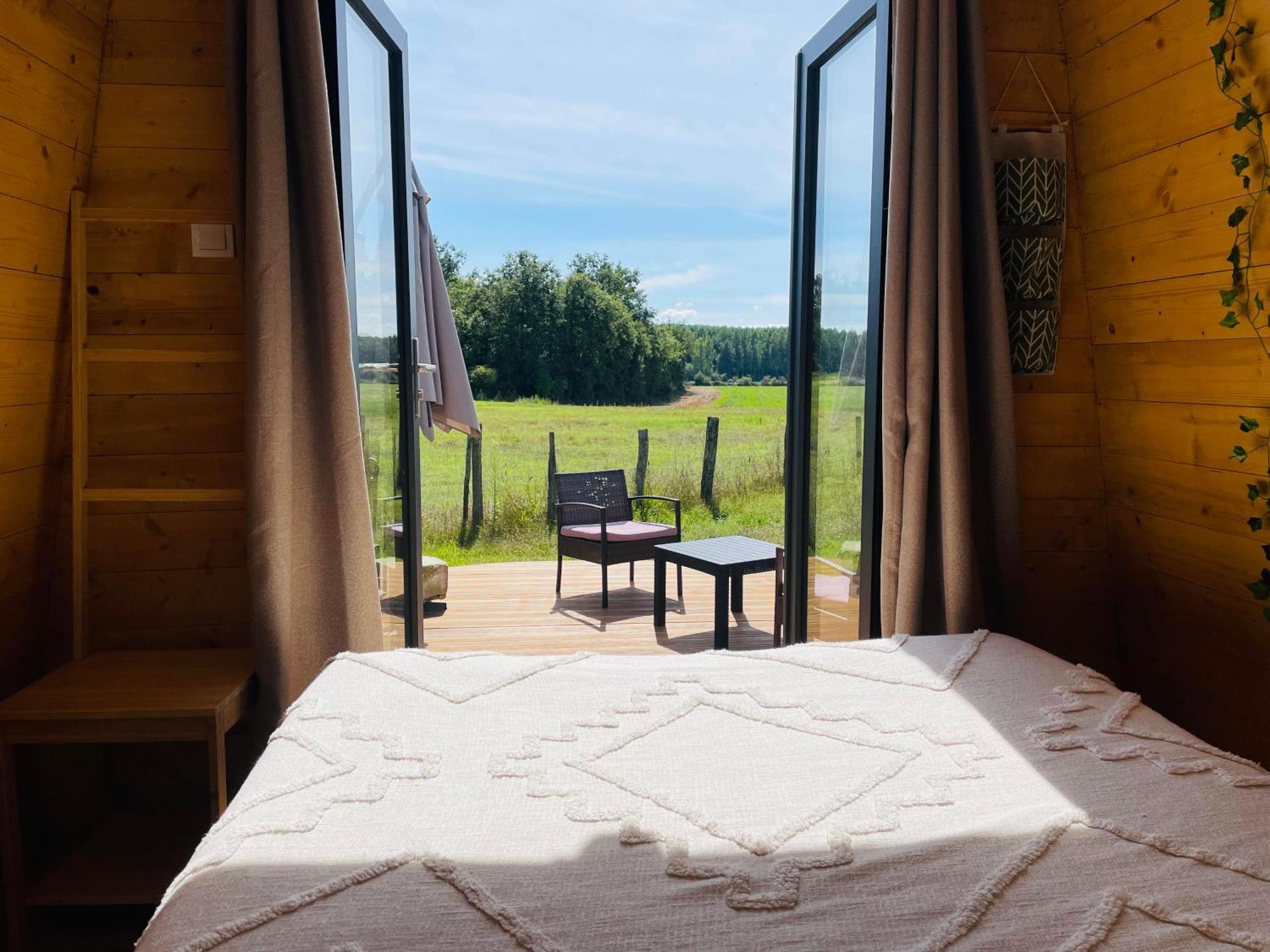 Logement Insolite : La Ruche Verte Monts-sur-Guesnes Exteriör bild