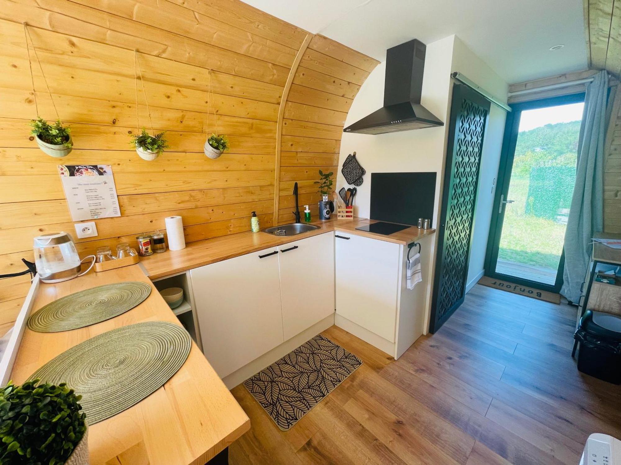 Logement Insolite : La Ruche Verte Monts-sur-Guesnes Exteriör bild